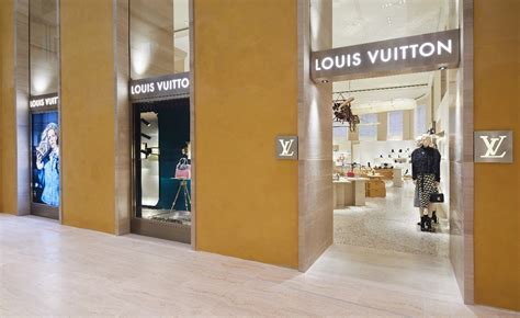 louis vuitton rinascente roma|Louis Vuitton roma tritone.